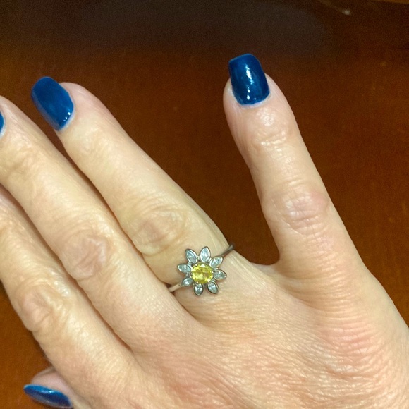 Daisy ring - Picture 2 of 6